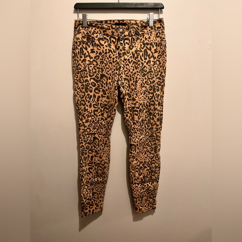 Bebe Leopard Print Skinny